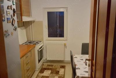 Apartament cu 3 camere semidecomandat în Șagului