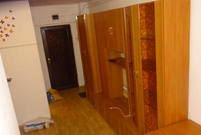 Vand garsoniera zona sud, et. 2 - 3