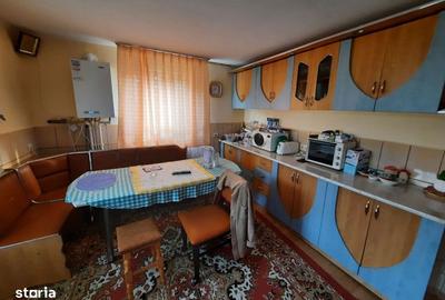 Casă cu 4 camere cu Teren 5500 Mp în Central - 13