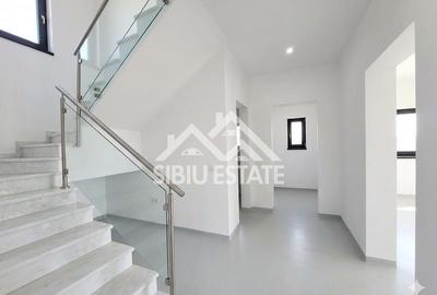 Casă individuală cu 5 camere cu Canalizare în Cristian - 3