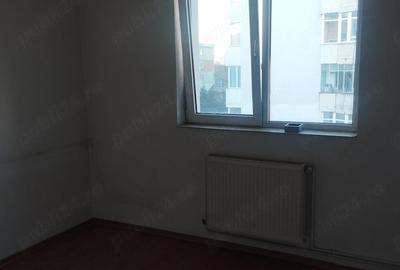 Spațiu comercial, de 40 mp, în Central - 3