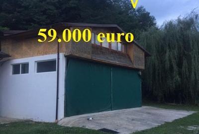 Casă cu 3 camere în Periferie