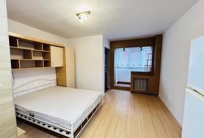 Garsonieră decomandată în Titan - 2