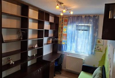 Apartament cu 3 camere semidecomandat în Micro II - 7