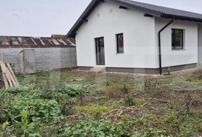 Casă cu 4 camere cu Teren 400 Mp în Vetiș - 13