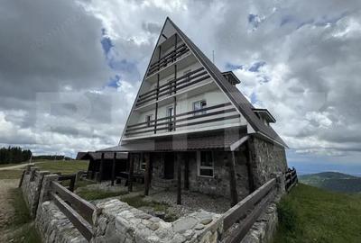 Proprietate turistica in Varful Roman Horezu, vedere panoramica