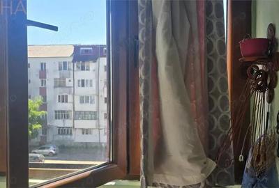 De vanzare apartament 3 camere, 63 mp, decomandat 75.000 - 3