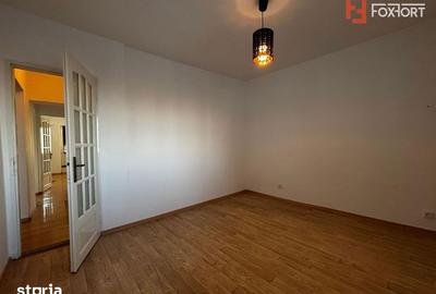 Apartament cu 4 camere decomandat în Intim - 11