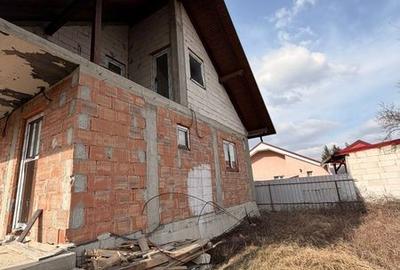 Casă cu 4 camere cu Teren 200 Mp în Măgura - 1