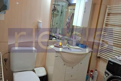 Casă individuală cu 8 camere cu Canalizare în Tineretului - 20