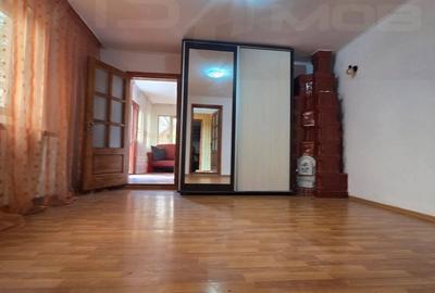 Casă cu 3 camere cu Teren 2096 Mp în Central - 8