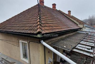 Resita Casa la Pret de Apartament,Parter, Etj 1 si Pod, Zona - 10