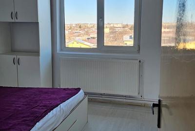 Apartament cu 2 camere decomandat în Uiești
