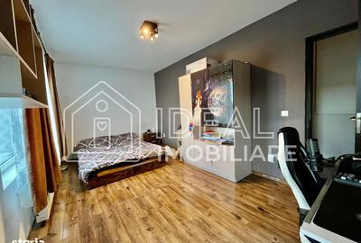 Casă cu 3 camere cu Canalizare în Central - 2