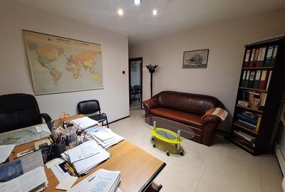 Proprietar inchiriez spatiu la parter ideal pentru birouri/servicii - 4