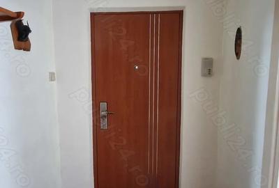 Aradului Vest - 4 Camere - Decomandat - Etaj intermediar - 9