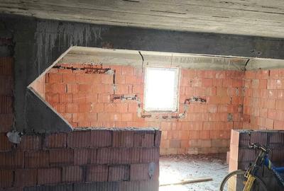 Casă cu Teren 1917 Mp în Nerău - 5