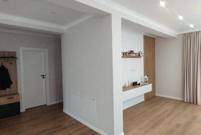 Casă cu 7 camere cu Teren 559 Mp în Central - 2