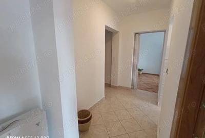 Vand apartament cu 2 camere decomandat, la UTA - 3