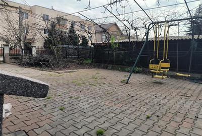 Casă cu 4 camere cu Canalizare în Central - 4