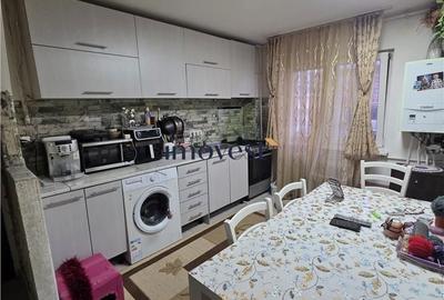 Apartament cu 3 camere decomandat în Micro 16 - 2
