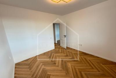 Apartament cu 2 camere decomandat în 1 Mai