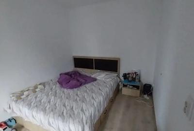 Persoana fizica vand apartament 3 camere
