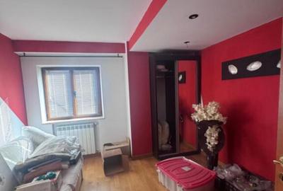 Apartament 3 camere , etj 1 , Radauti - 12