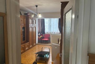 Apartament cu 2 camere decomandat, mobilat în Central