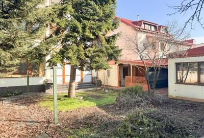 Casă cu 7 camere cu Teren 394 Mp în Vatra Luminoasă - 1