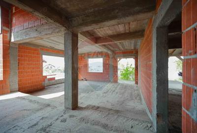 Casă cu Teren 1013 Mp în Cordău - 5