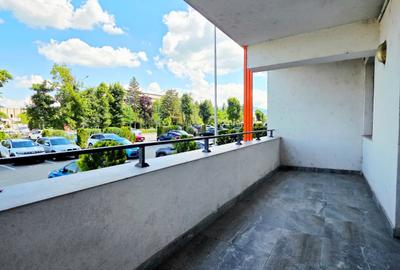 Apartament cu 3 camere decomandat în Tractorul - 10