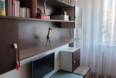 Apartament cu 4 camere decomandat în Central
