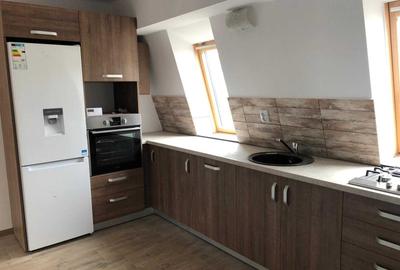Apartament cu 3 camere decomandat în Exterior Vest