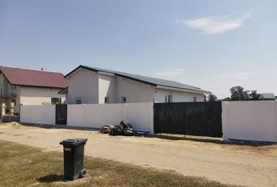 Casă cu 4 camere în Jebel