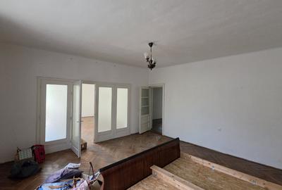 Apartament cu 4 camere decomandat în Sub Arini - 4