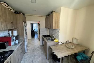 Apartament cu 3 camere decomandat în Central - 2