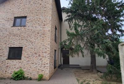 Casă cu 5 camere cu Teren 260 Mp în Tunari - 2