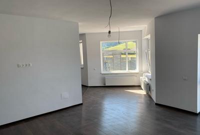 Casă cu 4 camere în Sânpetru - 1