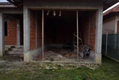 Casă cu 4 camere cu Teren 400 Mp în Central - 5