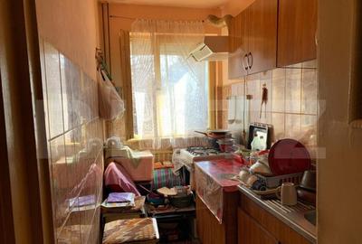 Apartament 2 camere Vest , etaj 2 , geam la baie Apartament 2 camere Vest , etaj 2 , geam la baie - 2