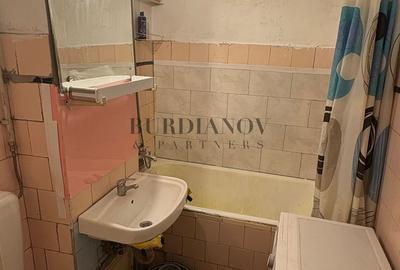 Apartament cu 2 camere decomandat în Titan