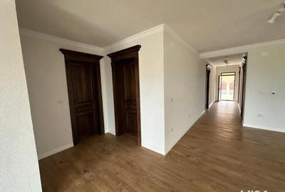 Casă cu 6 camere în Ghiroda - 1