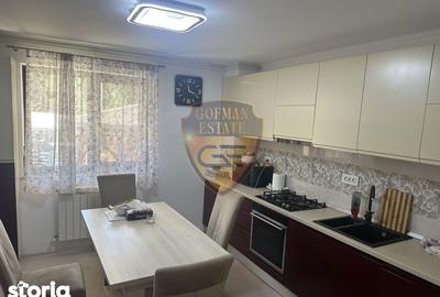 Casă cu 6 camere cu Canalizare în Central - 3