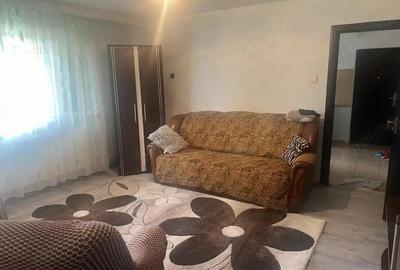 Apartament cu 2 camere semidecomandat, mobilat în Central