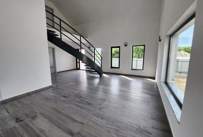 Casă cu 4 camere cu Canalizare în Traian - 3