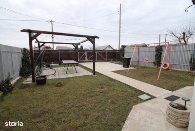 Casă cu 4 camere cu Teren 500 Mp în Vânători - 2