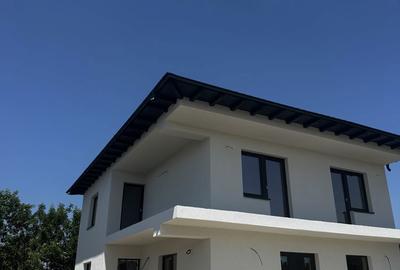 Casă cu 3 camere în Central