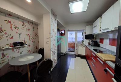 Apartament cu 3 camere decomandat, mobilat în Tractorul - 2