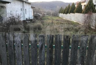 Teren de 838 mp, în Central